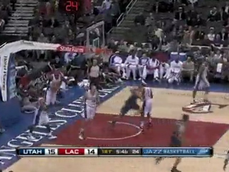 Andrei Kirilenko gets position inside and hammers home the d