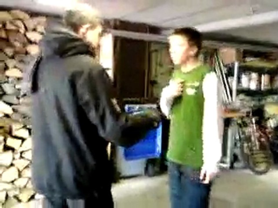 catch amateur EEW Backstage