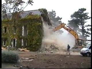 Ploemeur   .2002   La destruction de la maison de lierres .