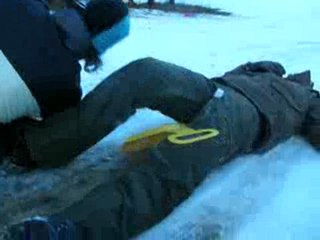 LA DESCENTE EN LUGE ULTIME ! La glissade catastrophe à 4