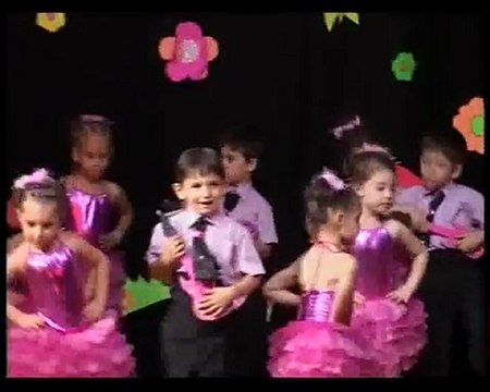 Ayçiçeği Anaokulu Yıl sonu Gösteri 2008-2009 Dans