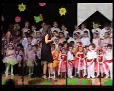Ayçiçeği Anaokulu Yıl sonu Gösteri 2008-2009 Koro