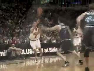 Jannero Pargo hits James Johnson for the alley-oop jam.