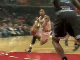 Derrick Rose leaves the game after getting the tough layup t