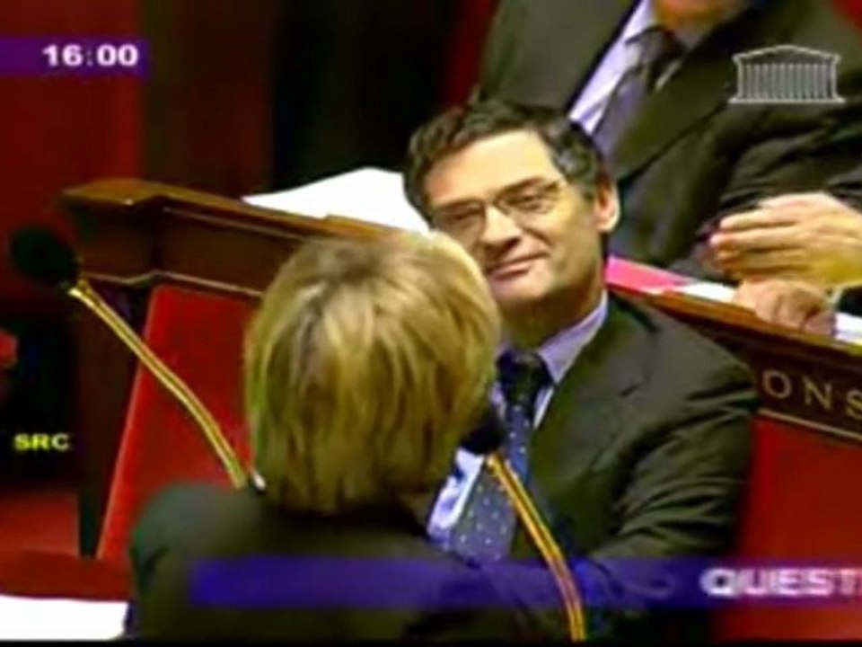 Pécresse intérpellée à l'assemblée sur la cité-U d'Antony