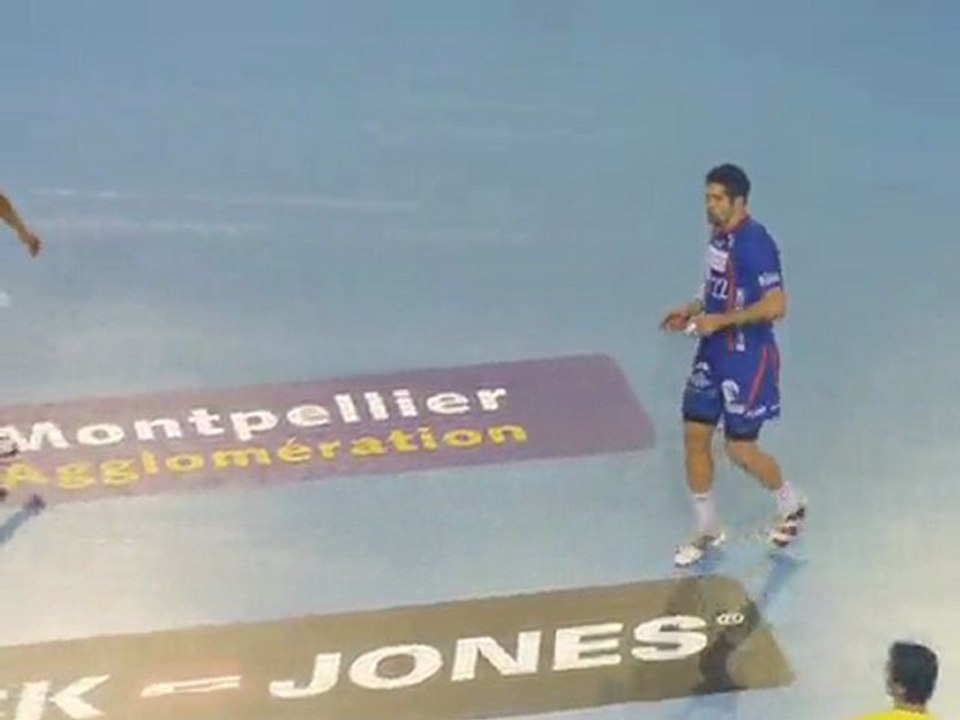 Nikola Karabatic marque un but