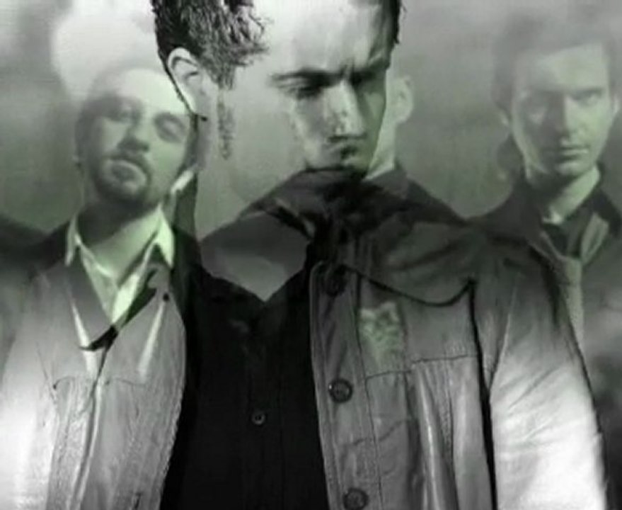 Gripin & Emre Aydın - Sensiz İstanbul'a Düşmanım