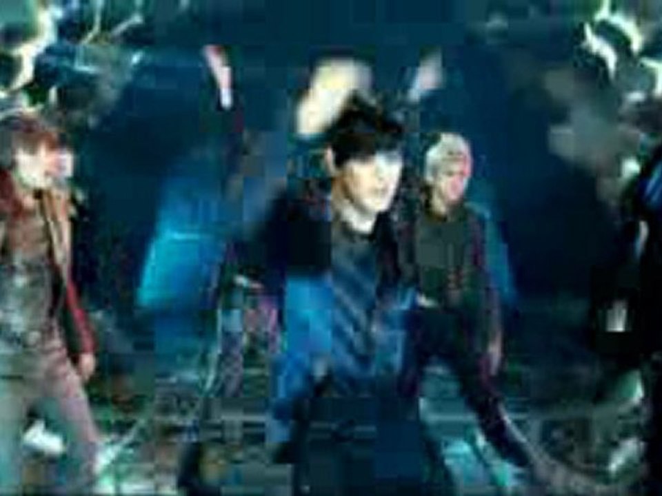 U-Kiss - Bingeul Bingeul MV