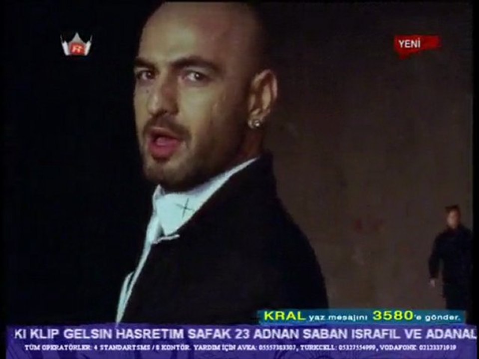 Murat Boz &Soner Sarıkabadayı - İki Medeni İnsan [2010 Klip]