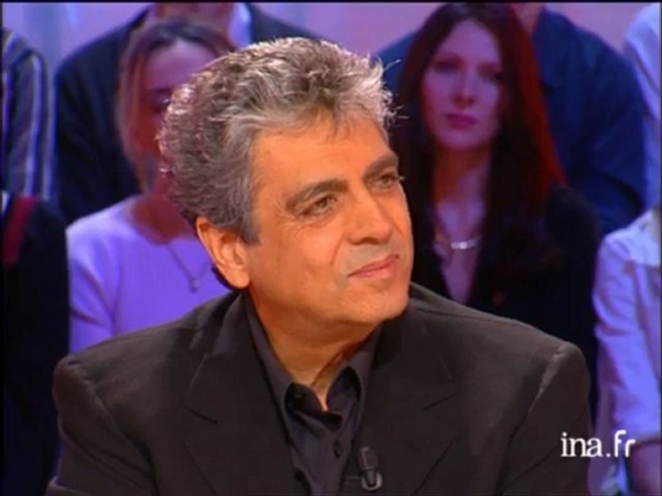 Enrico Macias parle de l'Algérie (+ chanson)