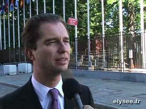 David Martinon répond des journalistes français et étrangers