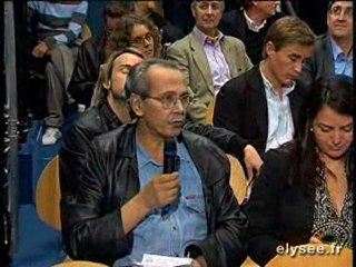 David Martinon répond des journalistes français et étrangers