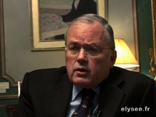 M. STAPLETON, ambassadeur des Etats-Unis en France