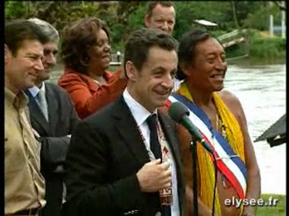 Allocution devant la mairie de Camopi en Guyane