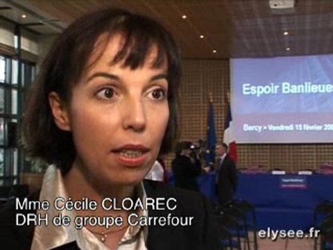 signature d'accords d'emploi pour les jeunes des quartiers