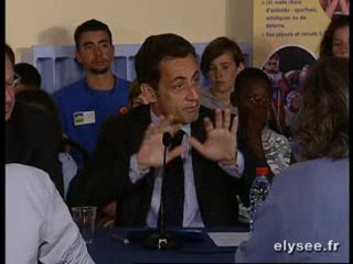 Table ronde sur le thème des « vacances pour tous »