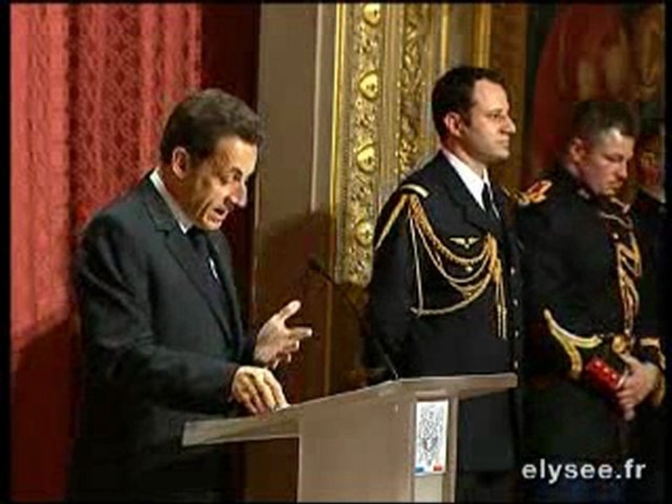 Cérémonie de remise collective de décorations