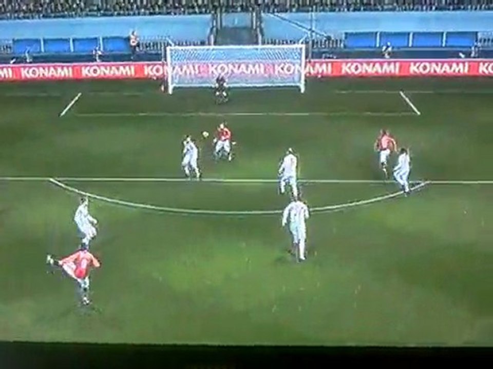 Frappe de Berbatov par Rabah