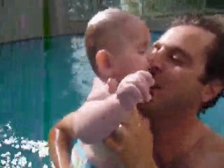 Jules Joseph Ariki MOLY a la piscine