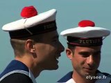 De jeunes marins accueillent Nicolas Sarkozy au Havre