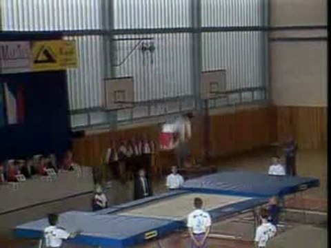 Les nuls, Regis est un con!!!