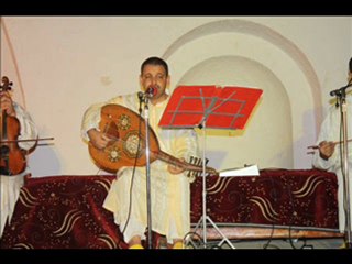 le chanteur YAHIA BERROUIGUET