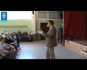 El Alcalde con los mayores del Centro Gregorio Marañón