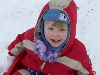 Erin fait de la luge