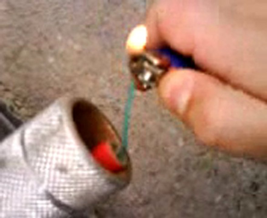 popcorn production n°1: petard dand la cale d'un velo