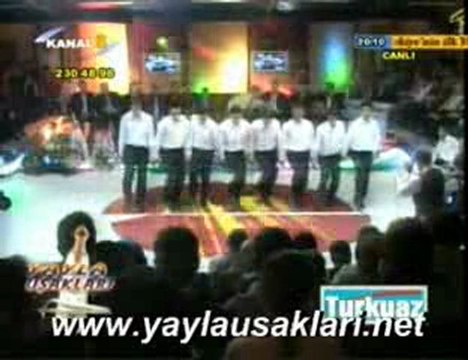 Yayla Uşakları Çarşıbaşı Kız-Erkek Horon Ekibi Gösterisi