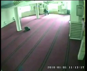 Soubhan Allah !!! il est mort prosterné 2010