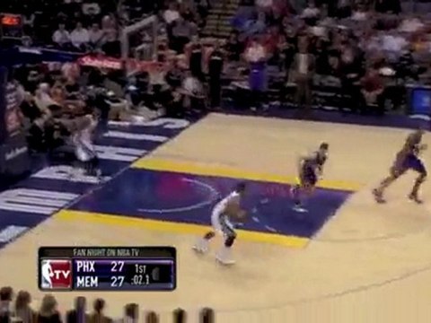 Marcus Williams beats the clock and sinks the long three at