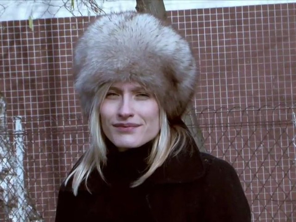 Sacha, la belle inconnue et le conteneur à verre