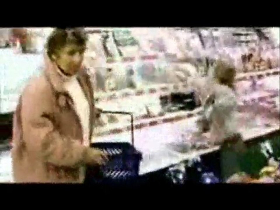 Lequel des deux gosse pousse le bouchon le plus loin?[FrDMP]