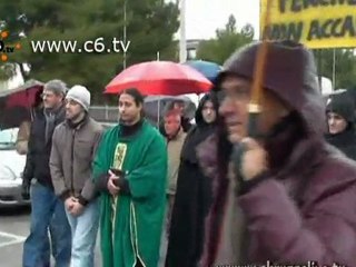 Funerale in maschera per la SampUtensili di Ortona che chiud
