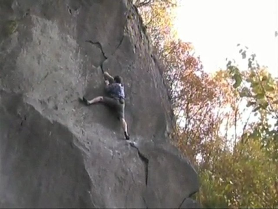 Free solo in "schmalzkönigs albtraum" (8+), ettringen
