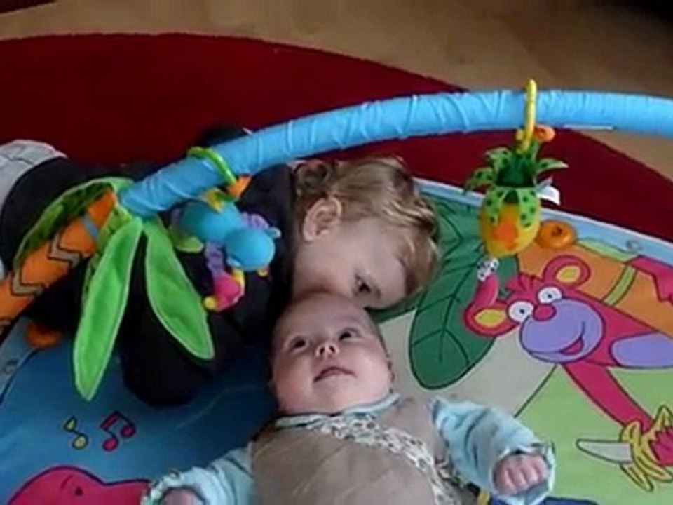 noé+fanny petit bisous