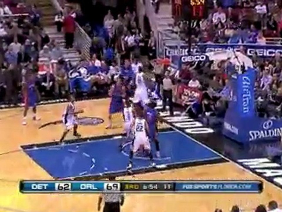 Dwight Howard blocks Tayshaun Prince's shot attempt.