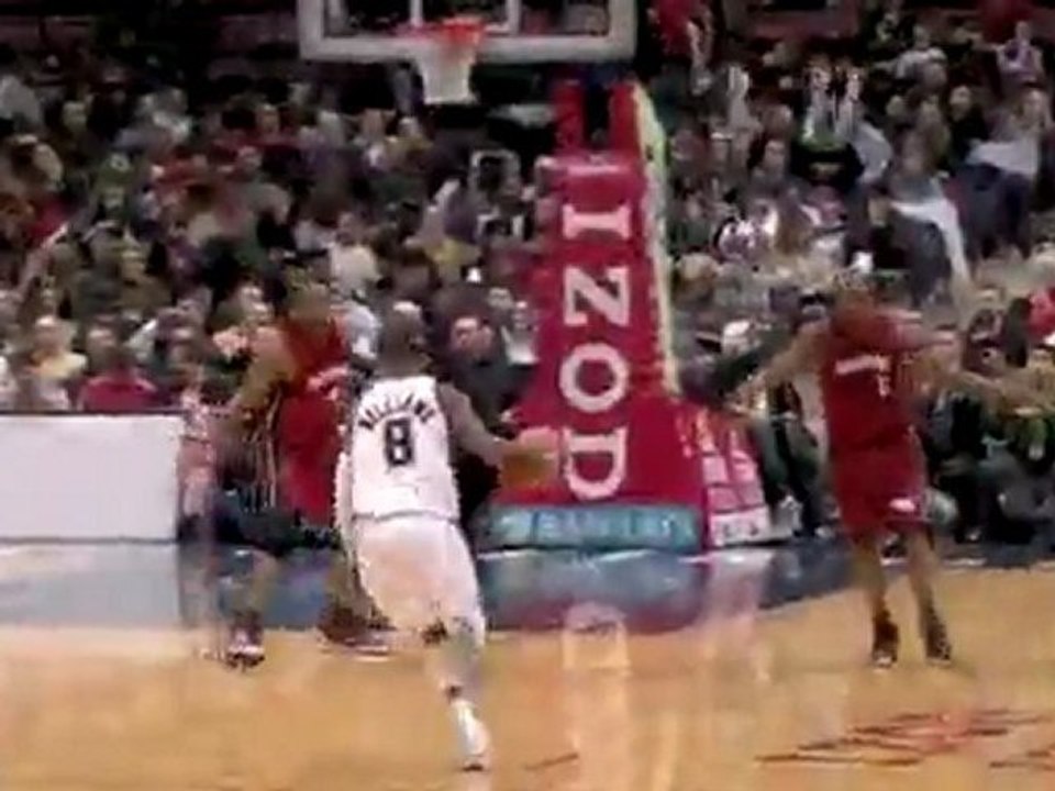 Kris Humphries gets the block, Terrence Williams picks it up