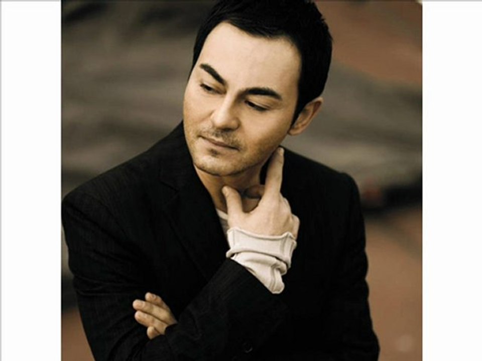 Serdar Ortaç & Ebru Gündeş - Kararsın Dünyam