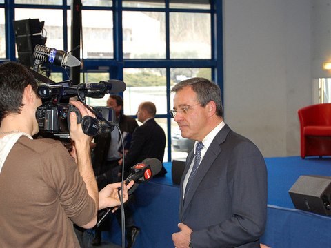 Thierry Mariani sur France3 - 17 fév 2010 [régionales PACA]
