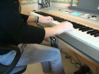 Emmenez moi de Charles Aznavour au piano