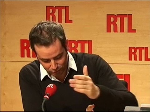 Tanguy Pastureau : Xavier Darcos passe au feu rouge