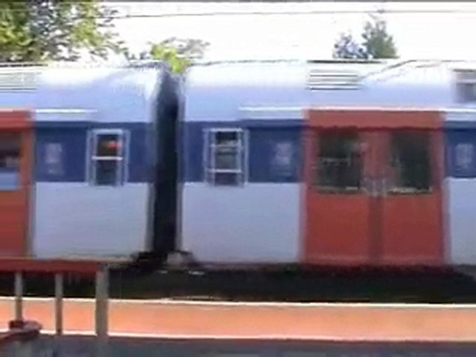 PLGDA EN GARE DE MORET VENEUX LES SABLONS