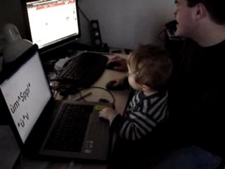 Antonin prépare les cours de son papa