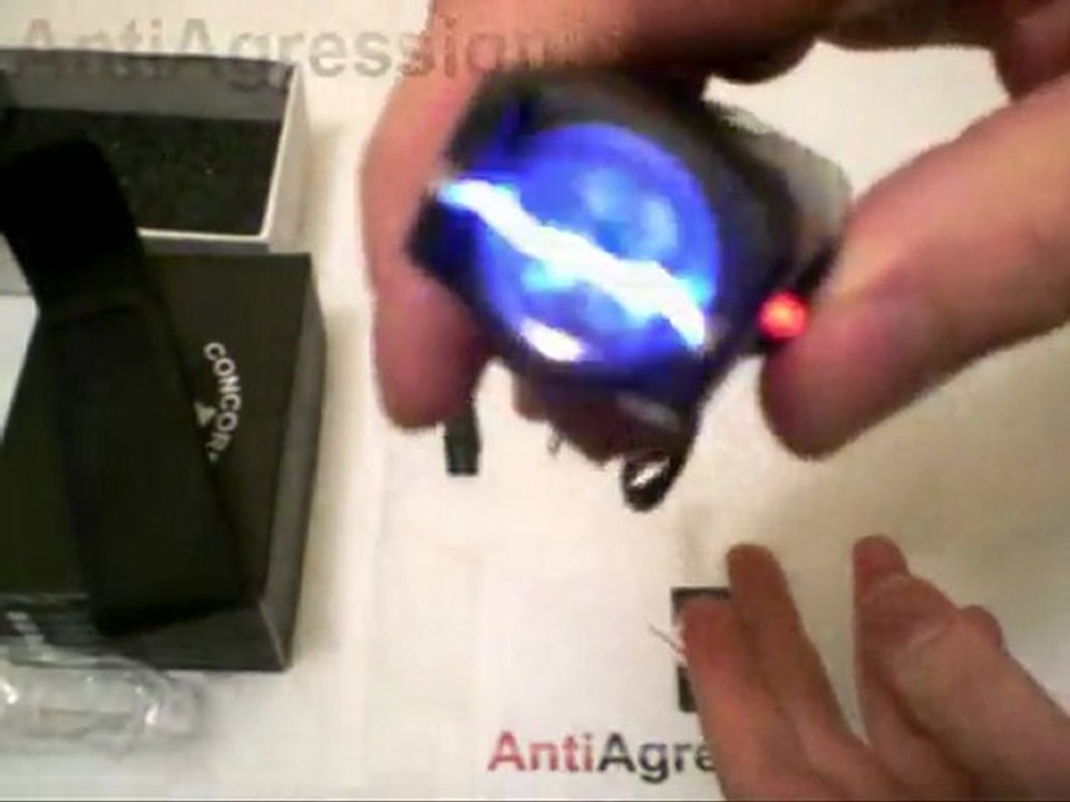 Arme électrique 300 000 volts rechargeable + leds