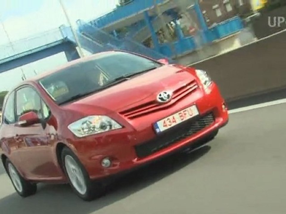 UP-TV The new Toyota Auris – with Full Hybrid too (EN)