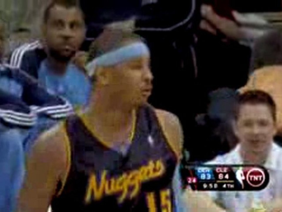 Carmelo Anthony beats LeBron James to the bucket for the sla