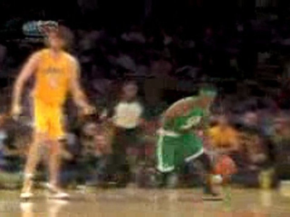 Ray Allen throws down a dunk in transition off the Rajon Ron