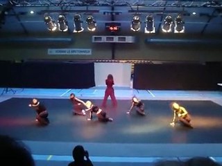 illicit Dance téléthon 2009 Voisins le Breutonneux